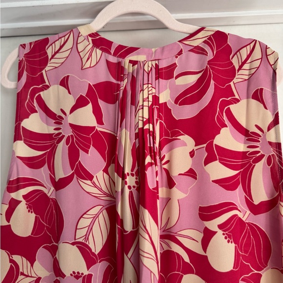 NWOT NYDJ Sleeveless Pintuck Blouse - Picture 5 of 9